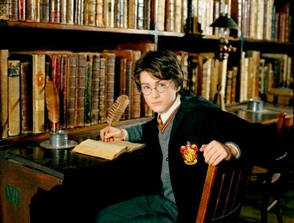 Harry Potter en la Biblioteca