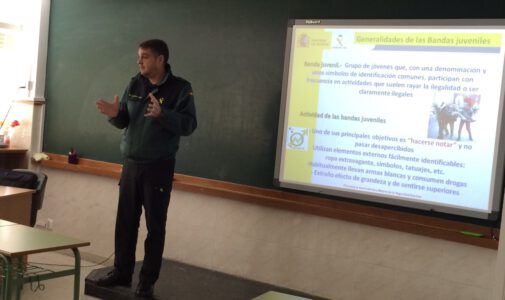 Charla Guardia Civil al alumnado de Bachillerato
