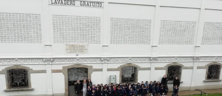 Infantil recorre Betanzos en buena compañía