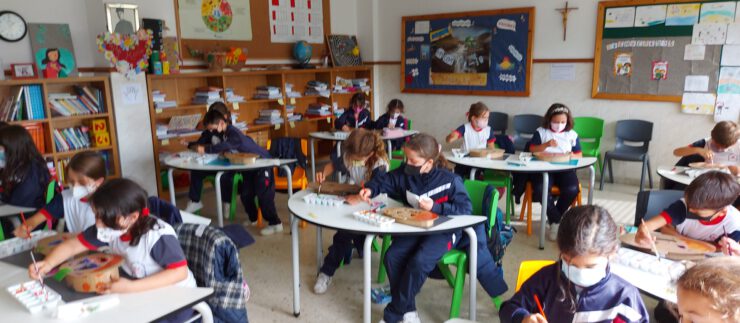 Obradoiro de Calacús e cartonaxe co alumnado de 3º de Primaria