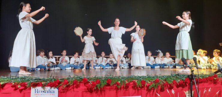 “Rosalía, unha voz eterna” 1º e 5º EP / 2º BAC