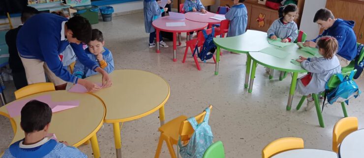 4 años aprende a montar aviones de papel